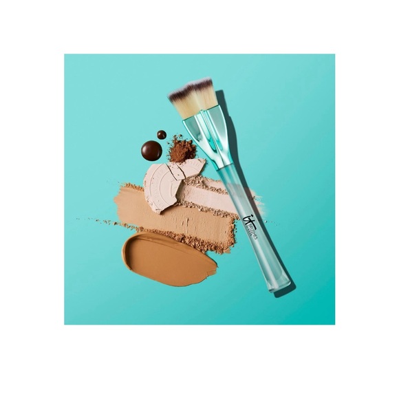 IT Cosmetics Limited Edition Super Star Foundation Brush bundle - Picture 5 of 17